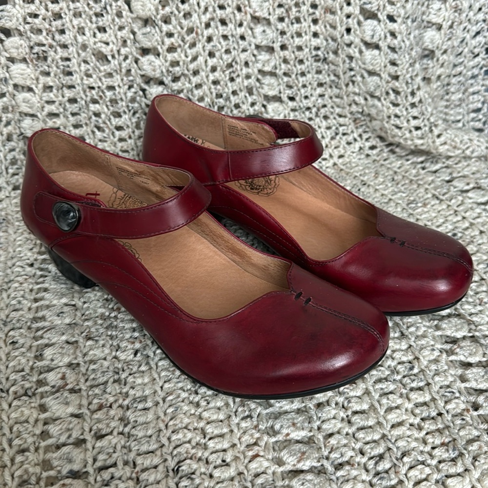 Taos Mary Jane - dark red